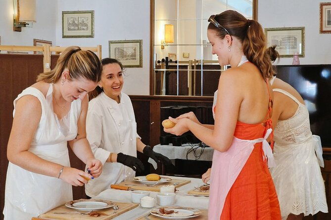 gelato-and-fettuccine-pasta-cooking-class-in-rome-piazza-navona