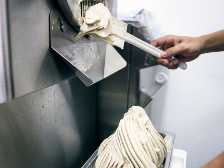 gelato-and-pasta-cooking-class-in-rome-piazza-navona