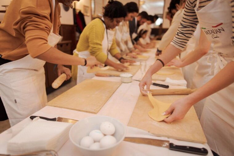 gelato-and-pasta-cooking-class-in-rome-piazza-navona