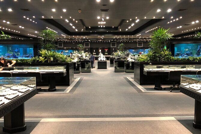 Gems Gallery Chiang Mai with Round Trip Hotel Transfers - What is the Gems Gallery Chiang Mai Tour?