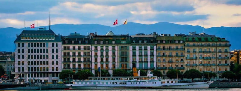 Geneva Walking Tour Old Town Lake and Fountain - Highlights of the Tour