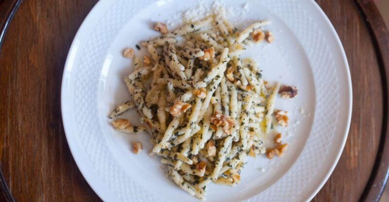 genoa-dining-experience-at-a-locals-home