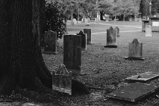 genteel-and-bards-savannah-dark-history-and-ghost-encounter-walking-tour