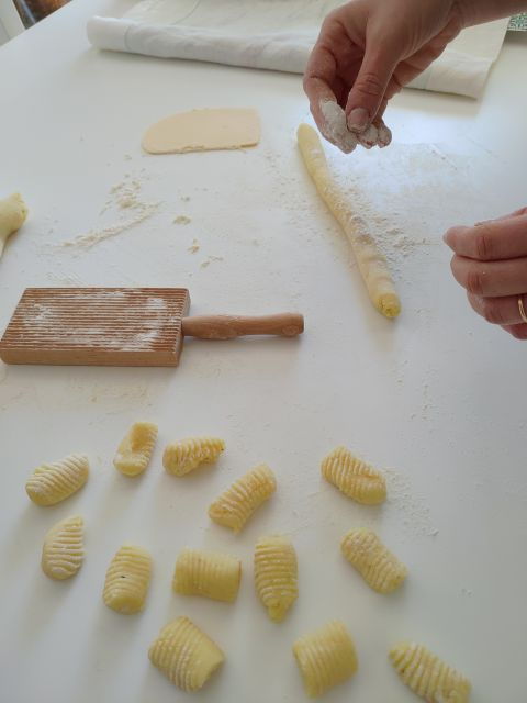 genuine-cooking-class-with-a-locals-from-generations