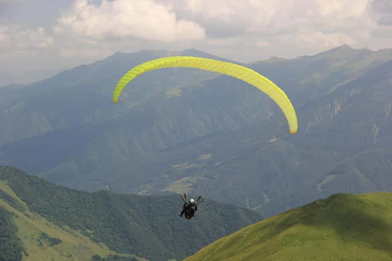 Georgia: Paragliding tandem flight in Gudauri with video - The Flight