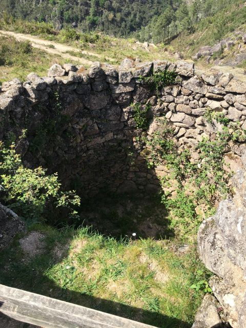 geres-national-park-waterfalls-and-wolf-village-in-4x4