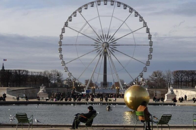germain-private-walking-tour-through-montmartre-passages