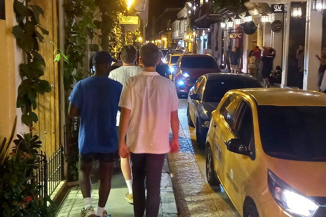 get-the-nightlife-vibe-in-old-city
