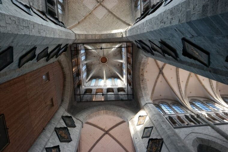 ghent-walking-tour-from-friday-market-to-the-cathedral