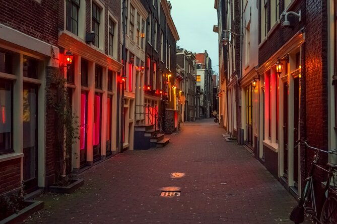 ghost-hunt-in-amsterdam-exploration-game-and-tour