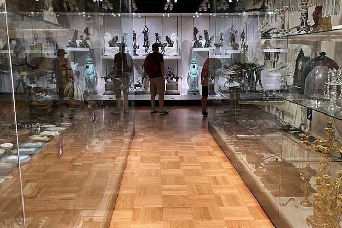 ghost-stories-a-mysterious-macabre-tour-in-the-metropolitan-museum-2