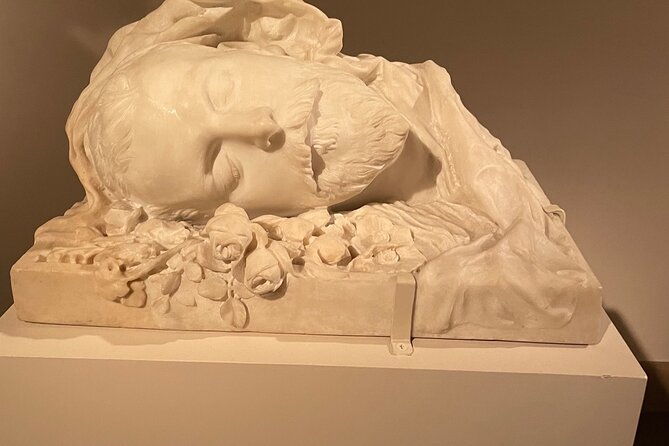 ghost-stories-a-mysterious-macabre-tour-in-the-metropolitan-museum-2