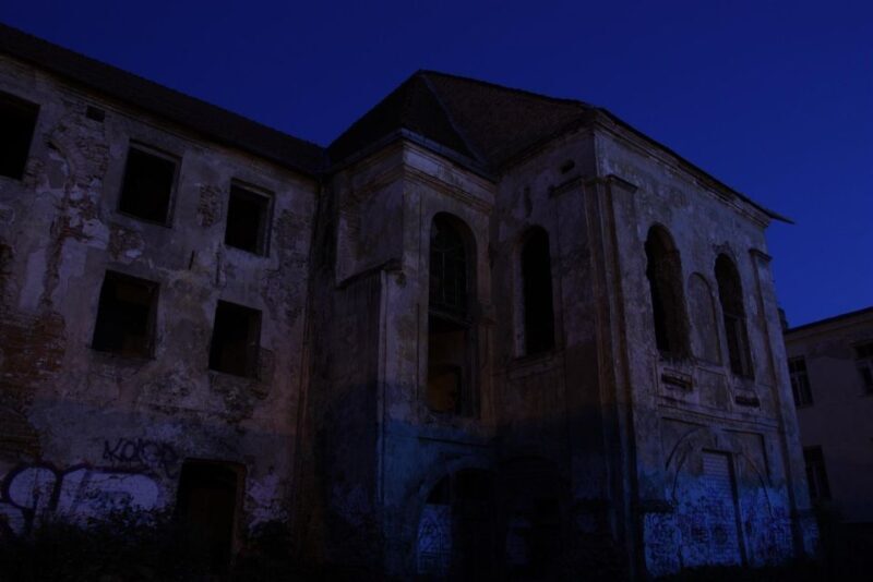 Ghost stories of Warsaw Night Private Tour - Exploring the Haunted Streets of Warsaw: What to Expect