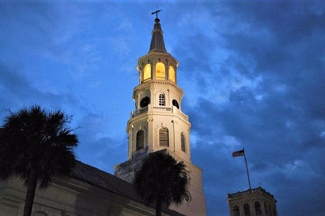 ghosts-of-charleston-night-time-walking-tour-with-unitarian-church-graveyard