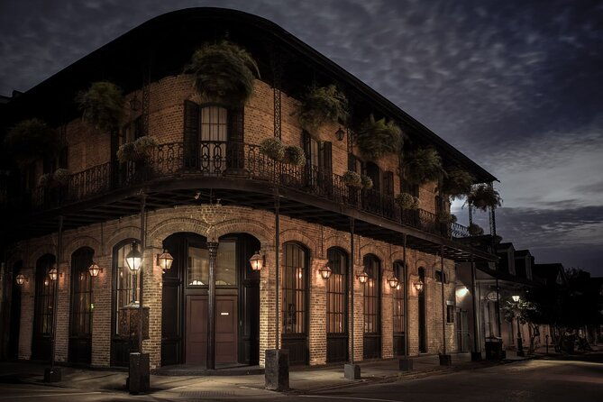 ghosts-of-the-french-quarter-walking-tour-in-new-orleans