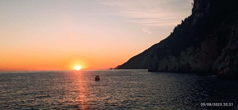 GHP BOAT - PRIVATE SUNSET TOUR WITH APERITIVO - An Authentic Ligurian Coastal Experience