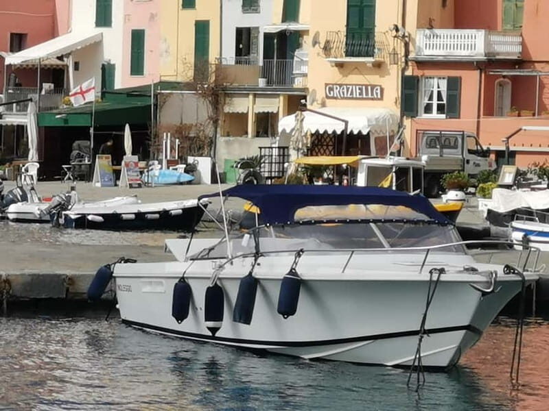 GHP LUXURY BOAT 4 HOURS PRIVATE TOUR - GULF OF THE POETS - Key Points