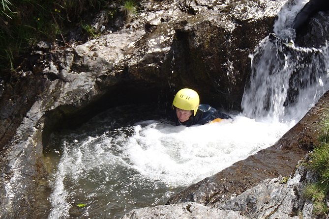 ghyll-scrambling-water-adventure-in-the-lake-district