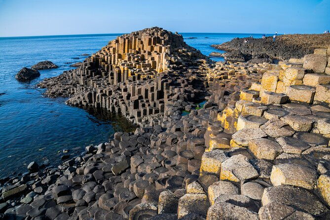 giants-causeway-and-belfast-private-day-tour