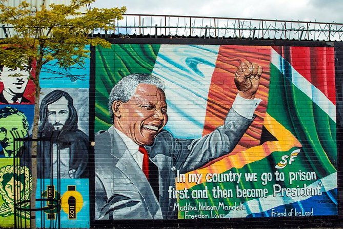 giants-causeway-dark-of-hedges-belfast-day-tour-from-dublin