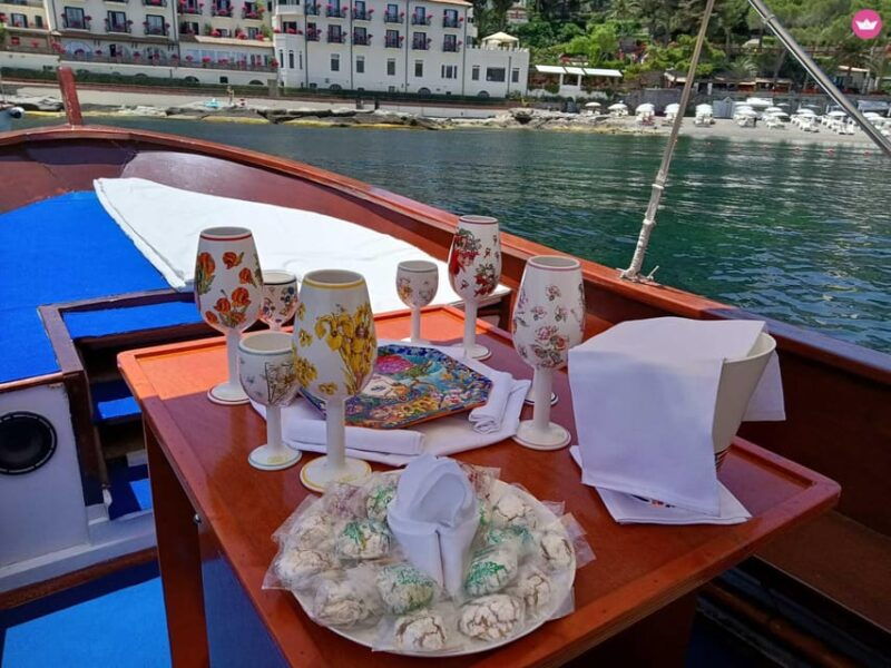 giardini-naxos-isola-bella-and-grottos-cruise-with-aperitif