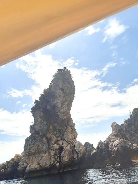 giardini-naxos-isola-bella-and-grottos-cruise-with-aperitif