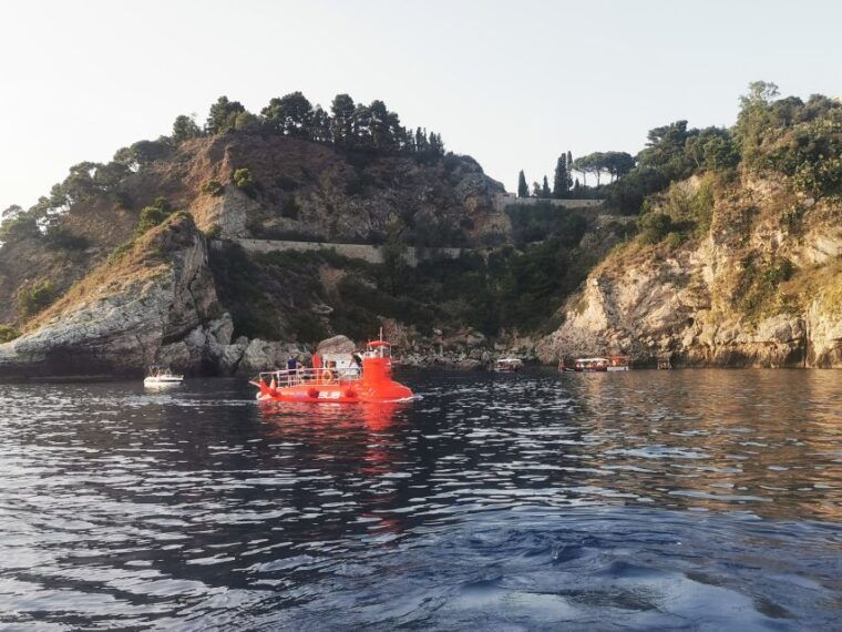 giardini-naxos-semi-submarine-tour-to-isola-bella