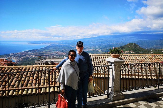 giardini-naxos-taormina-and-castelmola-white-lotus-from-catania