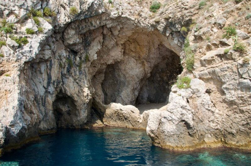giardini-naxos-taormina-coast-boat-tour-with-snorkeling