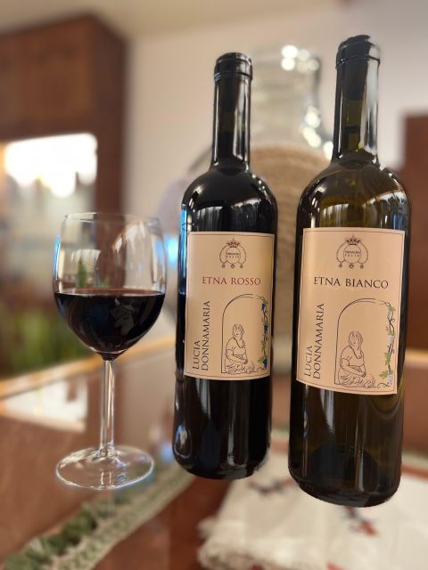 giardini-naxos-taormina-sicilian-tasting-oil-wine-product