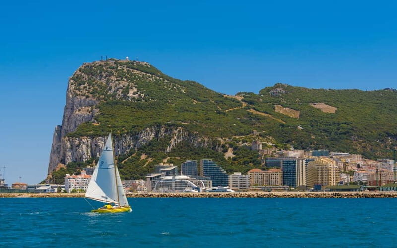 Gibraltar: Official City Pass w/ Rock Tour Cable Car & More - The Experience of the Guided Tour and Transport