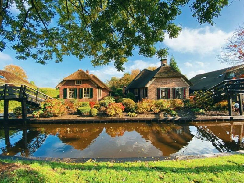 giethoorn-1-hour-luxury-private-boat-tour-with-local-guide