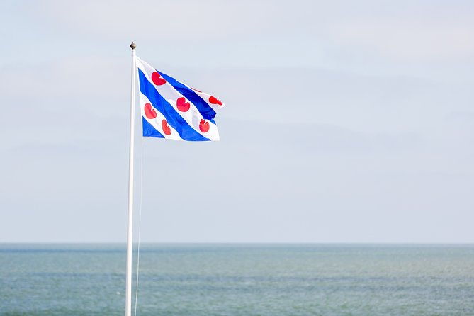 giethoorn-and-afsluitdijk-day-trip-from-amsterdam-with-boat-trip
