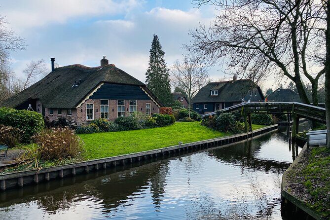 Giethoorn and Zaanse Schans Day Tour Small Group Incl. Boat Ride - Key Points