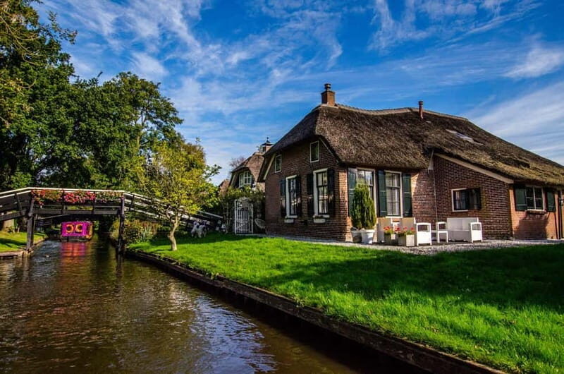 Giethoorn: Canal Cruise & lake Tour & Sightseeing Village - An In-Depth Look at the Experience