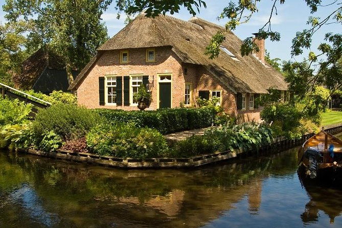 giethoorn-day-private-tour-inc-boat-trip-2