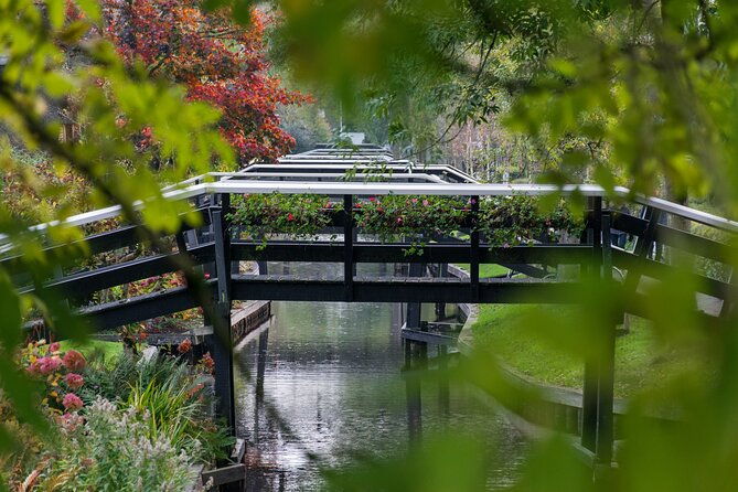 giethoorn-highlights-canal-cruise-and-sightseeing-village
