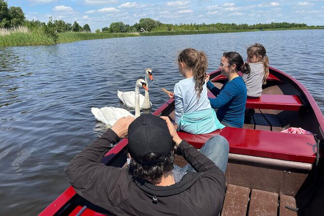 giethoorn-private-boat-tour-exploring-the-north-netherlands