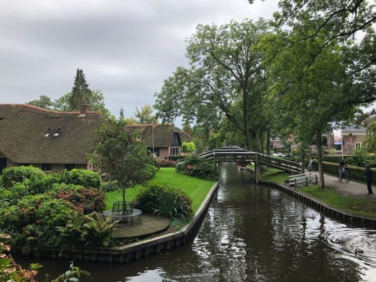 giethoorn-private-boat-tour-zaanse-schans-windmills-2
