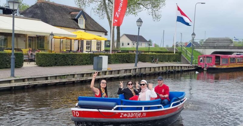 giethoorn-private-tour-with-open-boat-and-local-captain