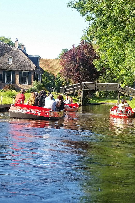 giethoorn-private-tour-with-open-boat-and-local-captain