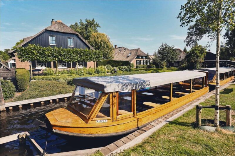 giethoorn-public-boat-cruise-zaanse-schans-windmill-tour