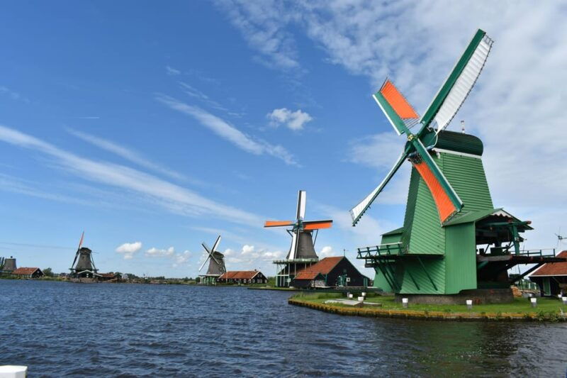 giethoorn-public-boat-cruise-zaanse-schans-windmill-tour