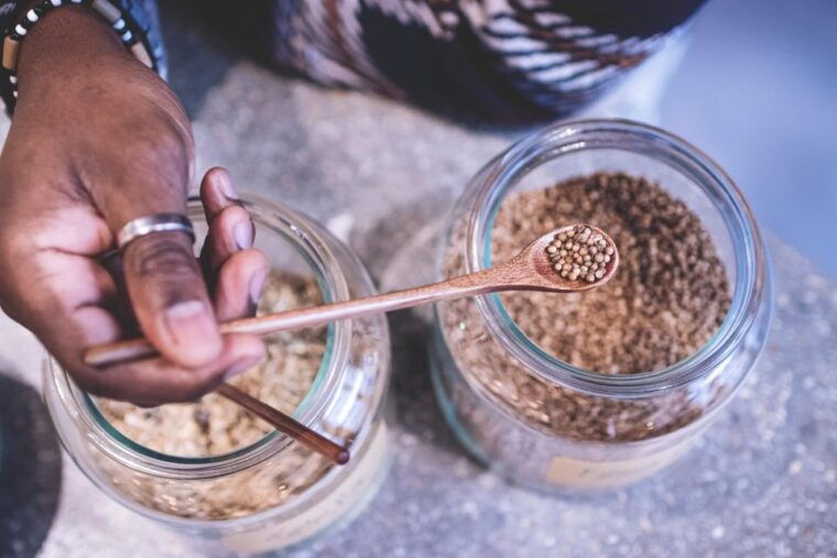 gin-distillation-workshop-in-french