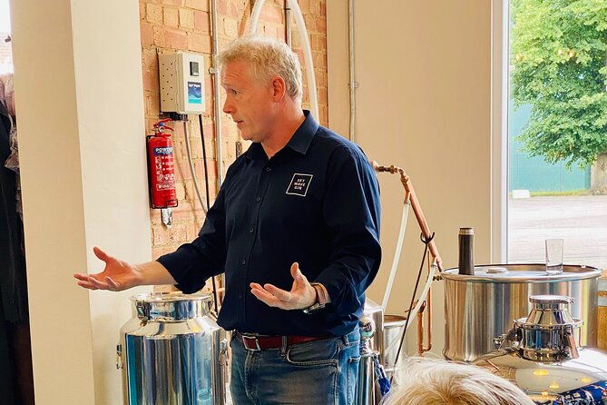 gin-distillery-experience-with-sky-wave-gin