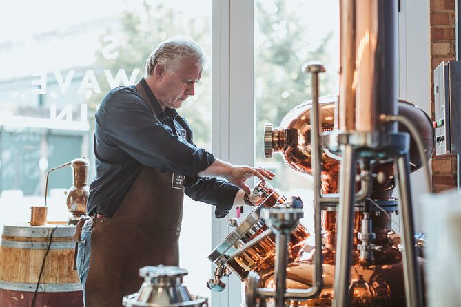 gin-distillery-experience-with-sky-wave-gin
