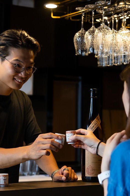 ginza-tokyo-sake-experience-with-traditional-vessels