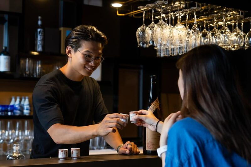 ginza-tokyo-sake-experience-with-traditional-vessels