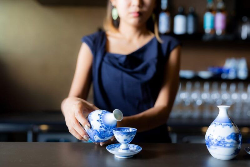 ginza-tokyo-sake-experience-with-traditional-vessels