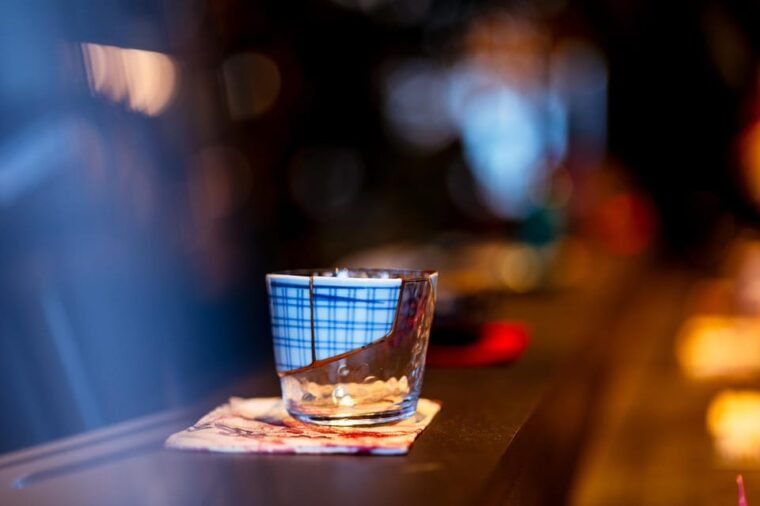 ginza-tokyo-sake-experience-with-traditional-vessels